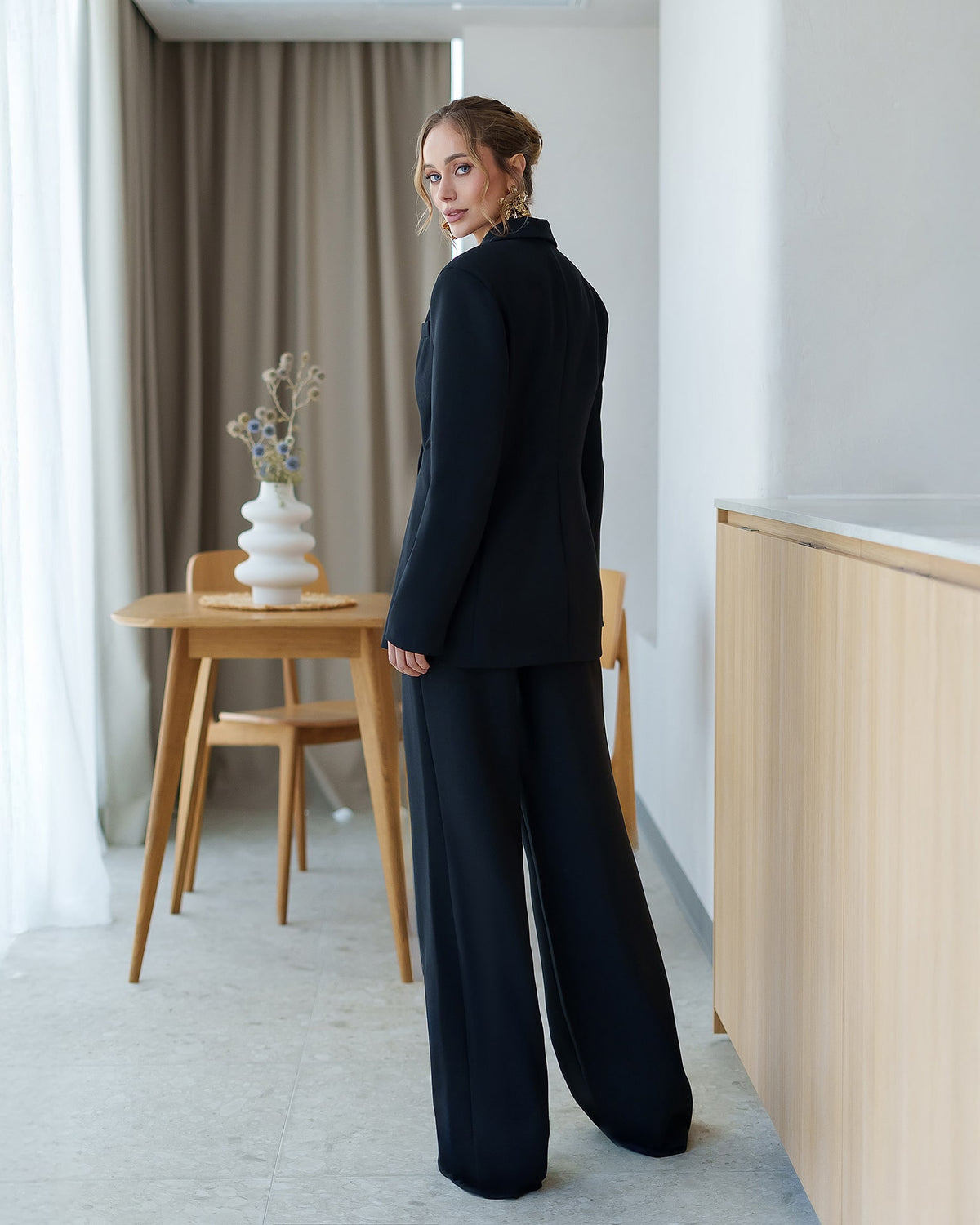 Double-Breasted Style Relaxed Fit Suit 2-Piece