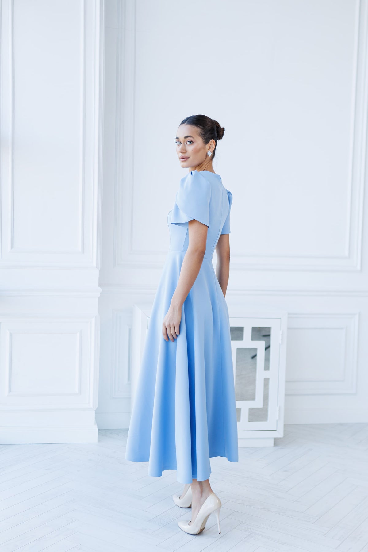 Alexa Round Neck Puff-Sleeve Midi Dress