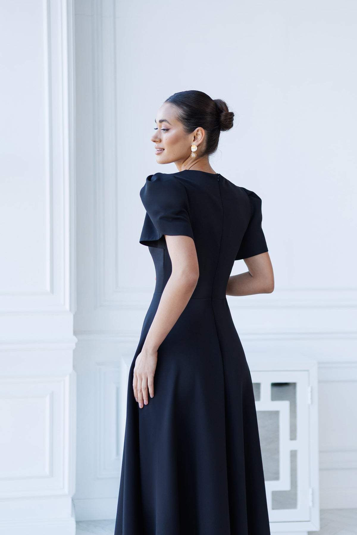 Alexa Round Neck Puff-Sleeve Midi Dress
