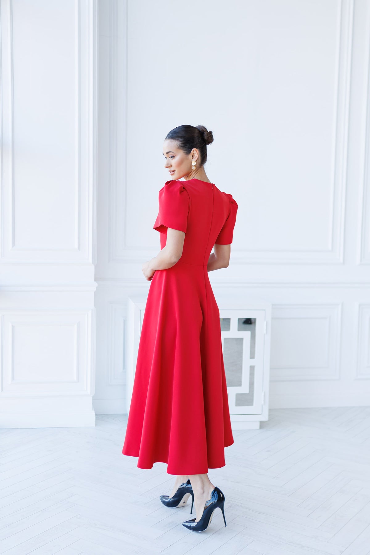 Alexa Round Neck Puff-Sleeve Midi Dress