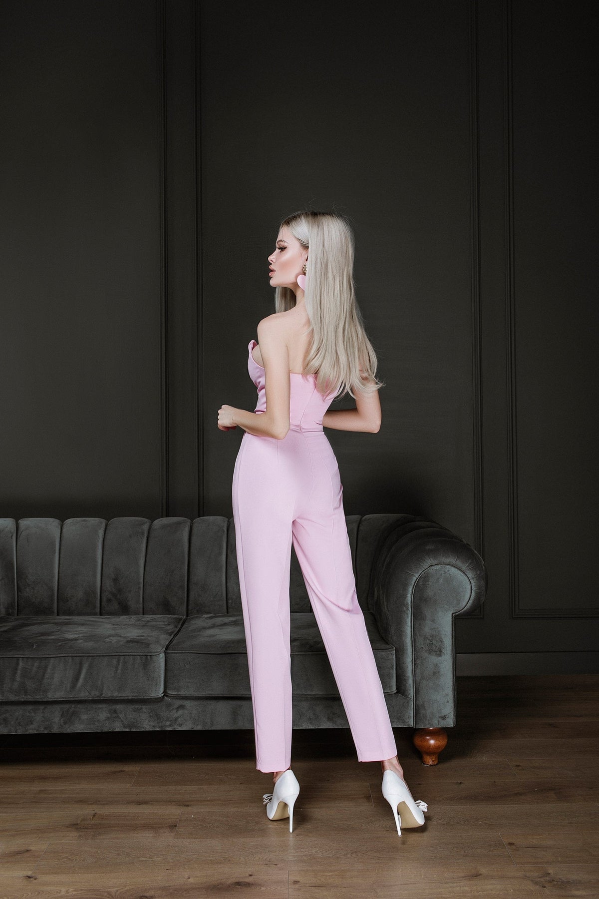 V-neck Sleeveless Jumpsuit