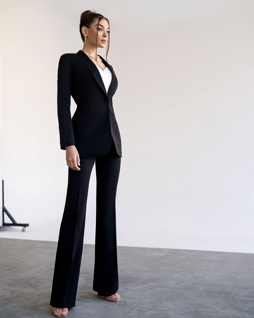 Classic 2-Piece Suit With Flared Trousers